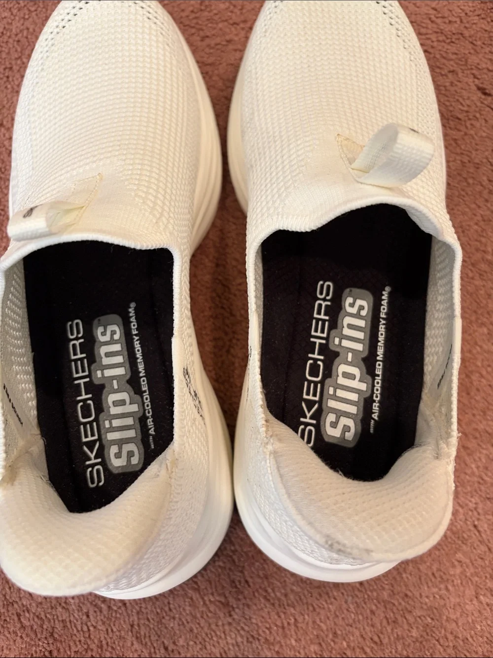Skechers Men's White Slip-On Knit Athletic Sneakers Vaporfoam breathable comfort